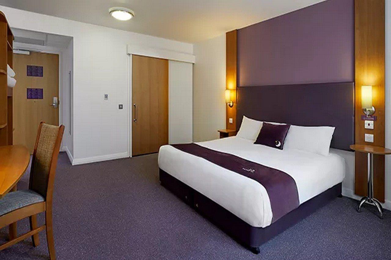 Premier Inn Dudley Town Centre Exterior photo
